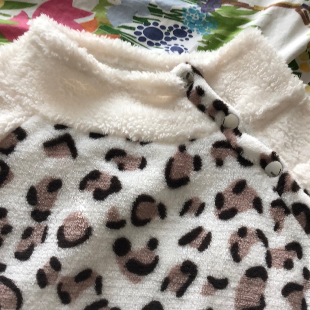 Fuzzy leopard print pullover